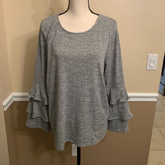 Style & Co Gray 3 Tiered Long Sleeve Boat Neck Top - Picture 1 of 3